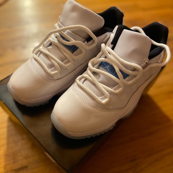 Air Jordan Columbia 11s main image 6